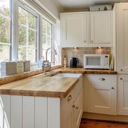 Snowdrop Cottage เวเทอร์บี ภายนอก รูปภาพ