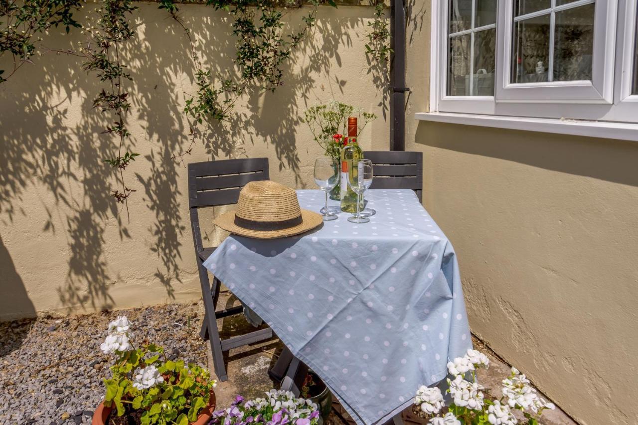 Snowdrop Cottage เวเทอร์บี ภายนอก รูปภาพ